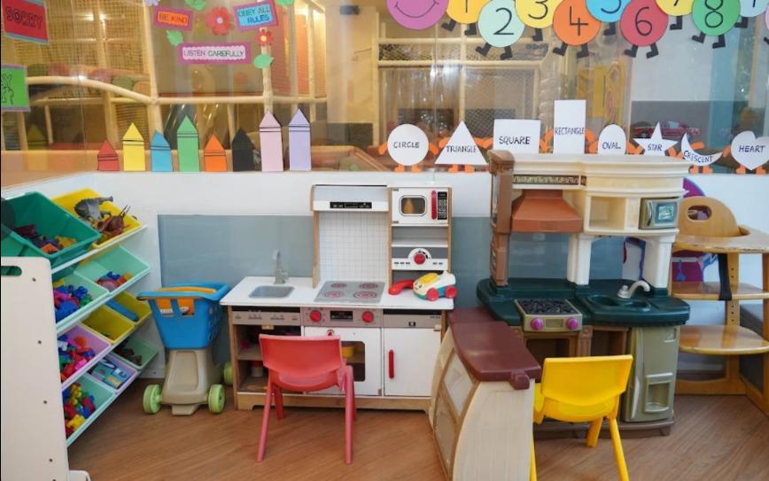 Hop n bop Playschool preschool building in Khar West, Mumbai