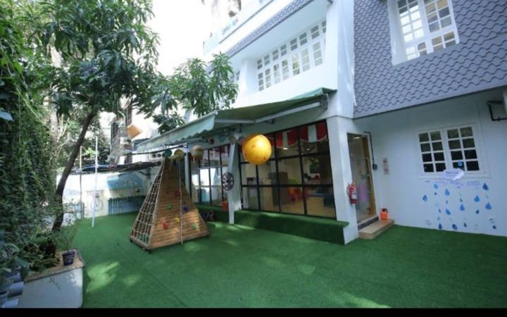 Safari Kid Global Preschool And Daycare preschool building in Bandra West, Mumbai
